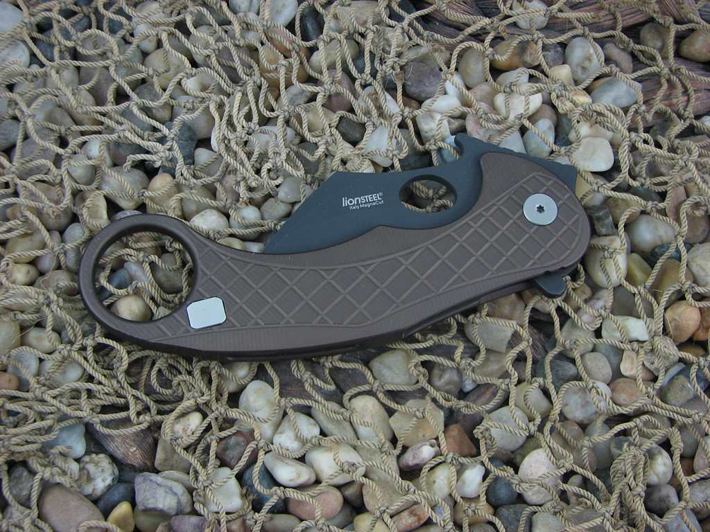 lionSteel Cutlery L.E.One Karambit Framelock Earth Brown Anodized Aluminum Handles CPM Magnacut Steel LE1AEB image 2