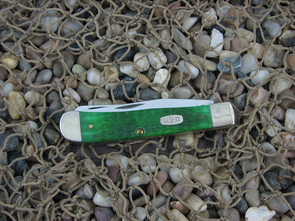Case Cutlery Seasons Greetings 1997 Green Jigged Bone Trapper with TruSharp steel 6254