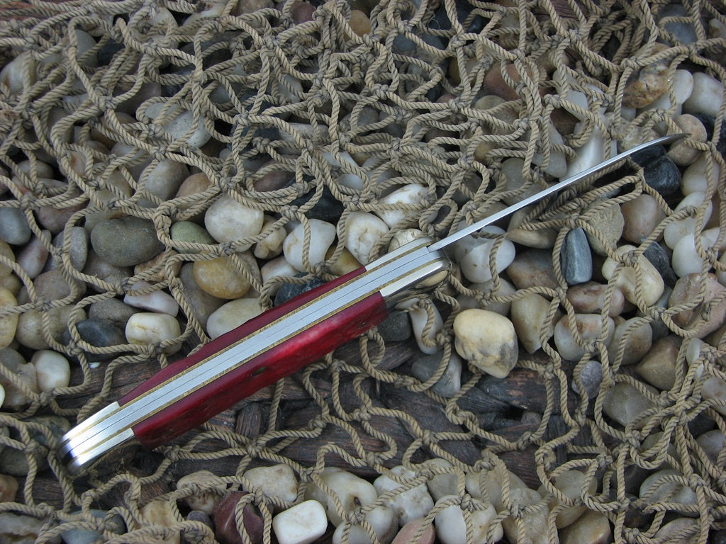 Case Cutlery Seasons Greetings 1996 Red Jigged Bone Canoe with TruSharp steel 62131 Mint