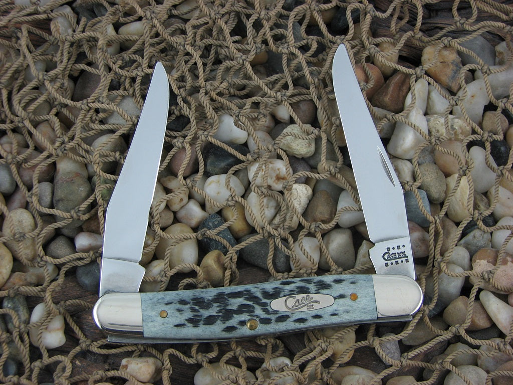 Case XX 2001 Black Pocketworn Bone Muskrat with TruSharp steel  03555
