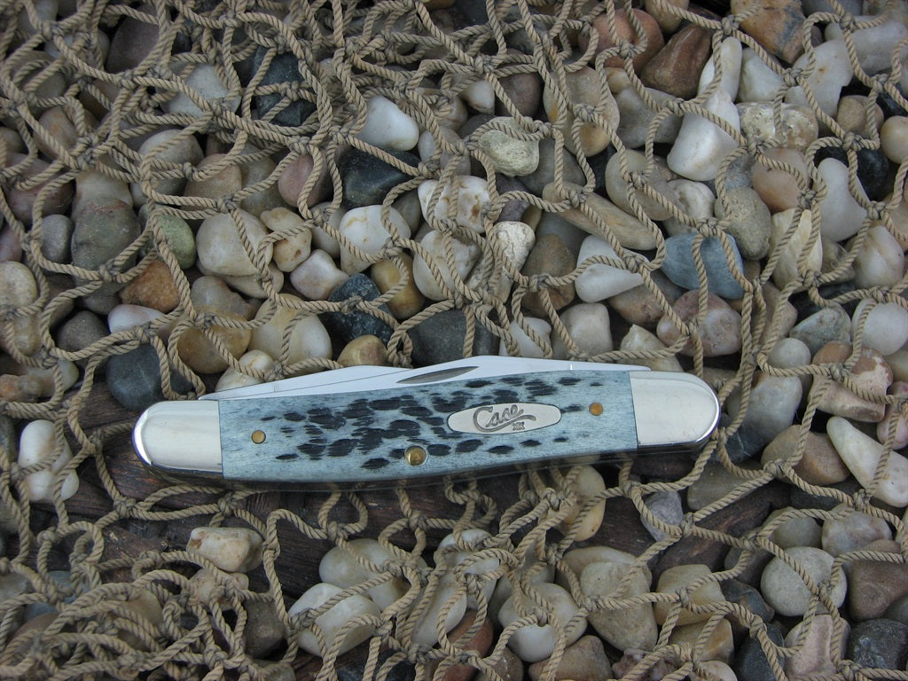 Case XX 2001 Black Pocketworn Bone Muskrat with TruSharp steel  03555