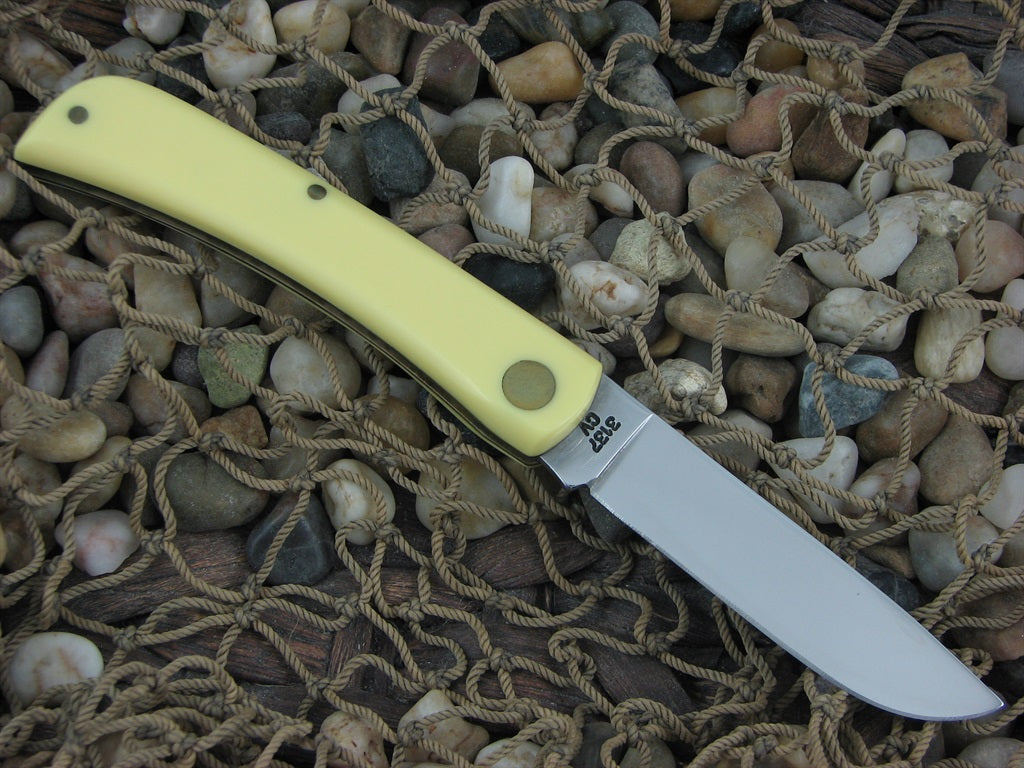 Case Cutlery 1997 John Deere Yellow Delrin Sodbuster Jr with CV steel 3137