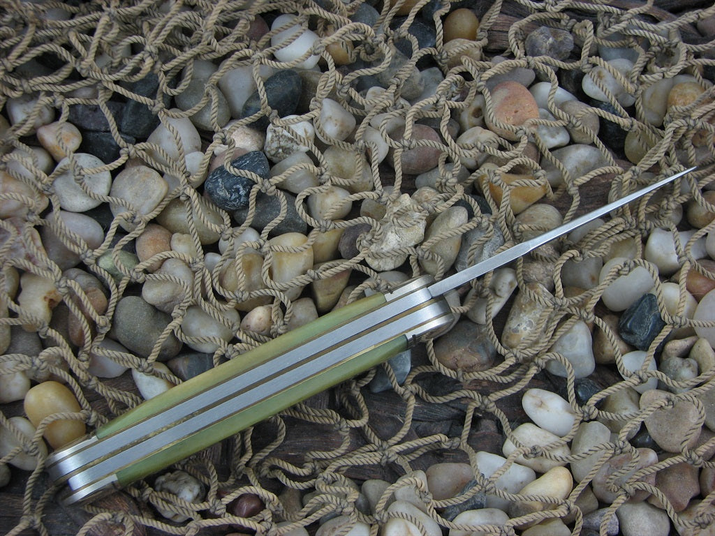 Remington  Smooth Bone Moose with Stainless steel R4468 Sterling Shield