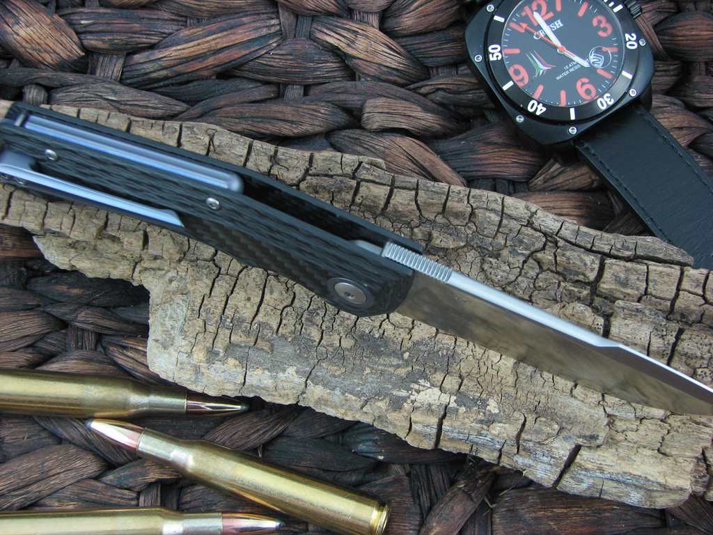 Viper Cutlery Larius Linerlock Carbon Fiber Handles Satin M390 Steel V5958FC image 3